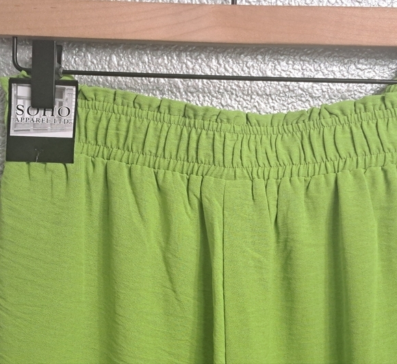 NWT Soho Apparel Lime Green Crinkle Pants   Size 1X - Picture 4 of 8